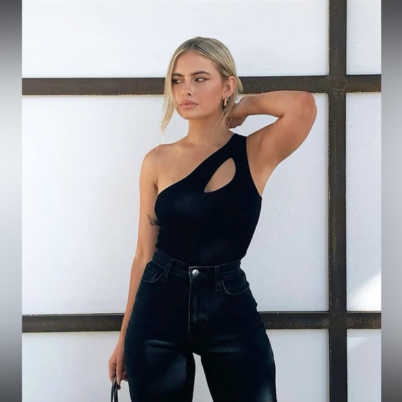 FashionNova bodysuit - Picture 3 of 3